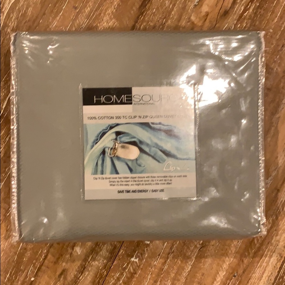 Home Source 300 TC clip n zip Queen Duvet Set